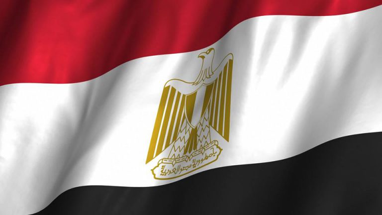 كلية الآداب تدين حادث الواحات الارهابي و تنعي شهداء الوطن