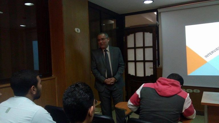 جامعة سوهاج تنظم ورشة عمل عن ” العمل الحر و كتابة السيرة الذاتية”