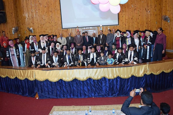 بالصور…. حفل تخريج طلاب قسم اللغة الفرنسية كلية الآداب