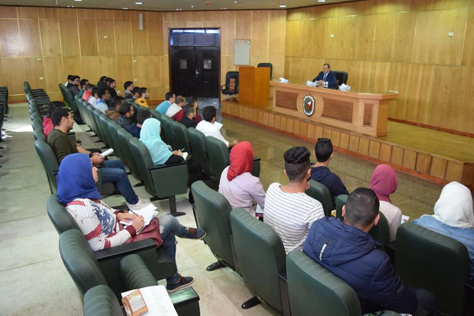 ‘‘خطط‘‘ اتحاد الطلاب علي طاولة رئيس جامعة سوهاج
