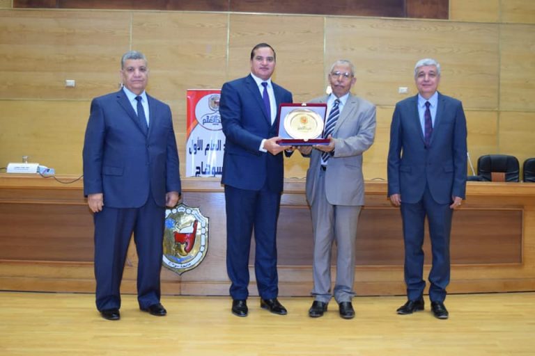 تكريم 76 عضو تدريس في عيد العلم