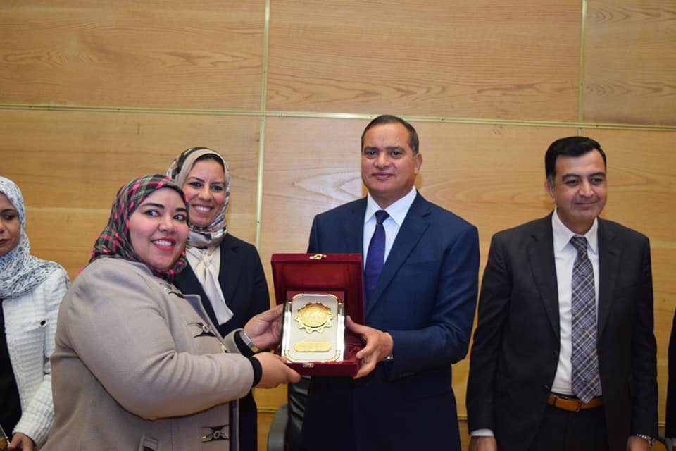 بالتعاون مع المعهد المصرفي والغرفة التجارية…  الأنصاري وعزيز يشهدان احتفالية توزيع جوائز مسابقة رواد الجنوب بجامعة سوهاج