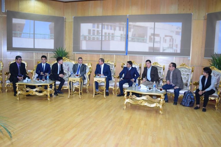 اداب سوهاج تنظم ورشة عمل لتنمية المجتمع باستخدام برنامج “سوبر ماب” الصيني