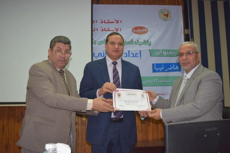 ورشة عمل عن إعداد أخصائي تخاطب لذوي الاحتياجات الخاصة بآداب سوهاج