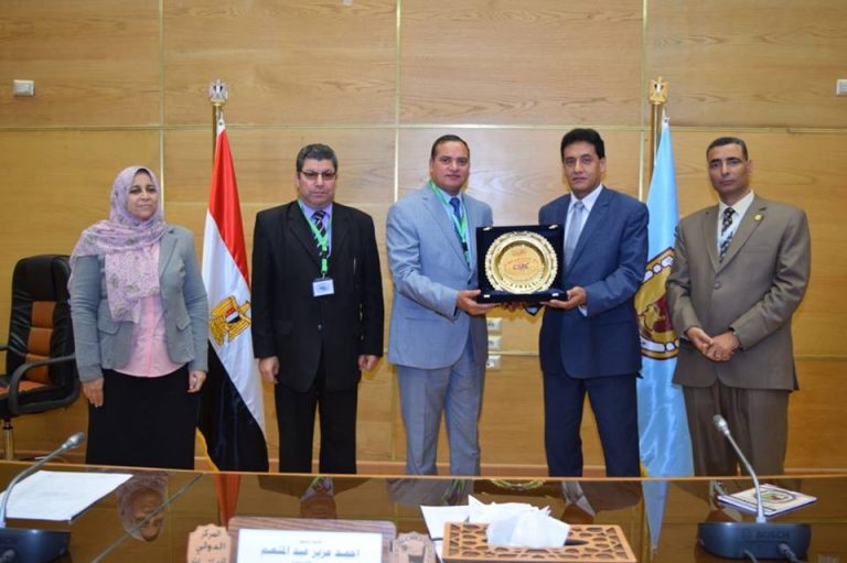 عزيز .. يفتتح المؤتمر الدولي لمركز الحضارات بأداب عن ” فن العمارة “