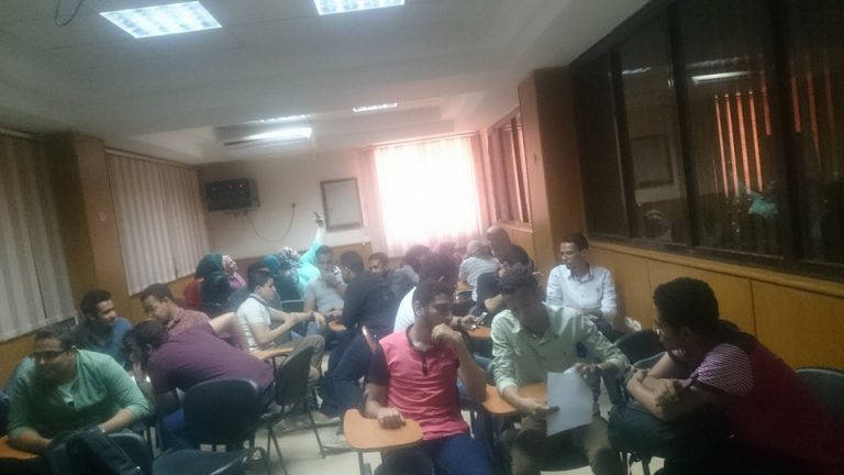 117 طالب يؤدون الاختبارات الشخصية لمنحة ITI بجامعة سوهاج