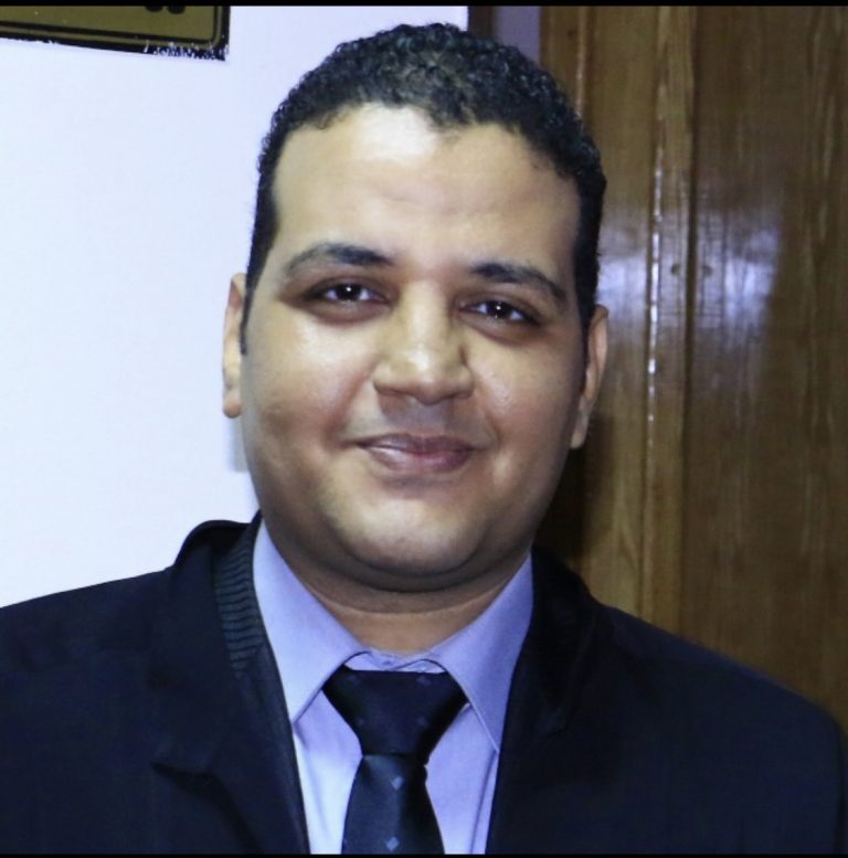 د / احمد خيري قسم المكتبات والمعلومات ومحاضرة في الفهرسة الآلية الفرقة الثالثة