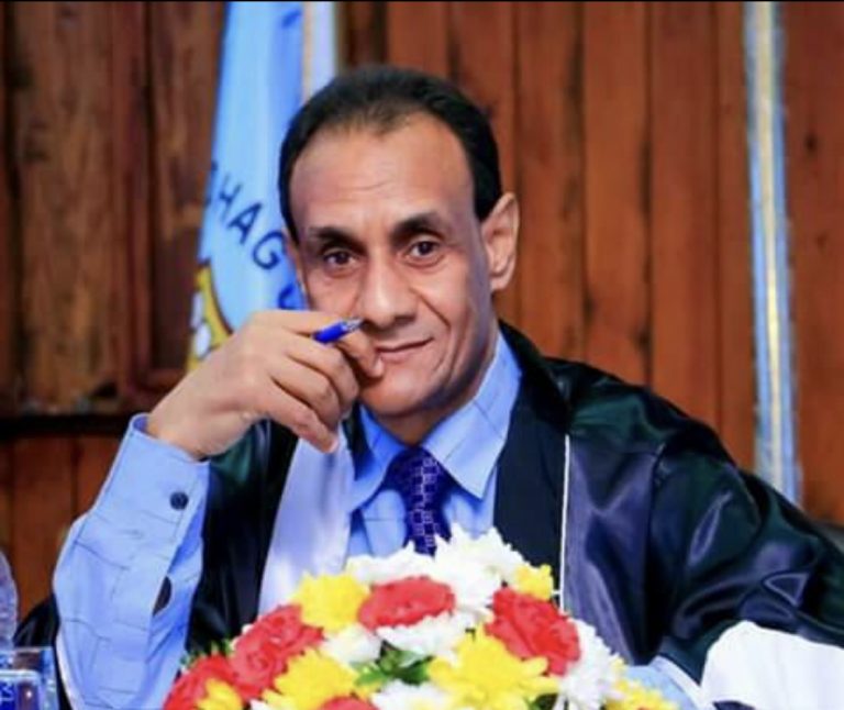 الأستاذ الدكتور إبراهيم عوض غريب ونموذج استرشادي للفرقة الرابعة — قسم علم النفس ، مقرر ” اللغة العربية ( النحو )  كلية الآداب ، جامعة سوهاج .