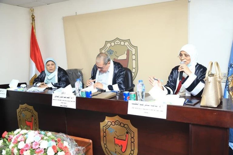 مشاركة اعضاء هيئة تدريس اداب بالمناقشات العلمية من خارج جامعة سوهاج