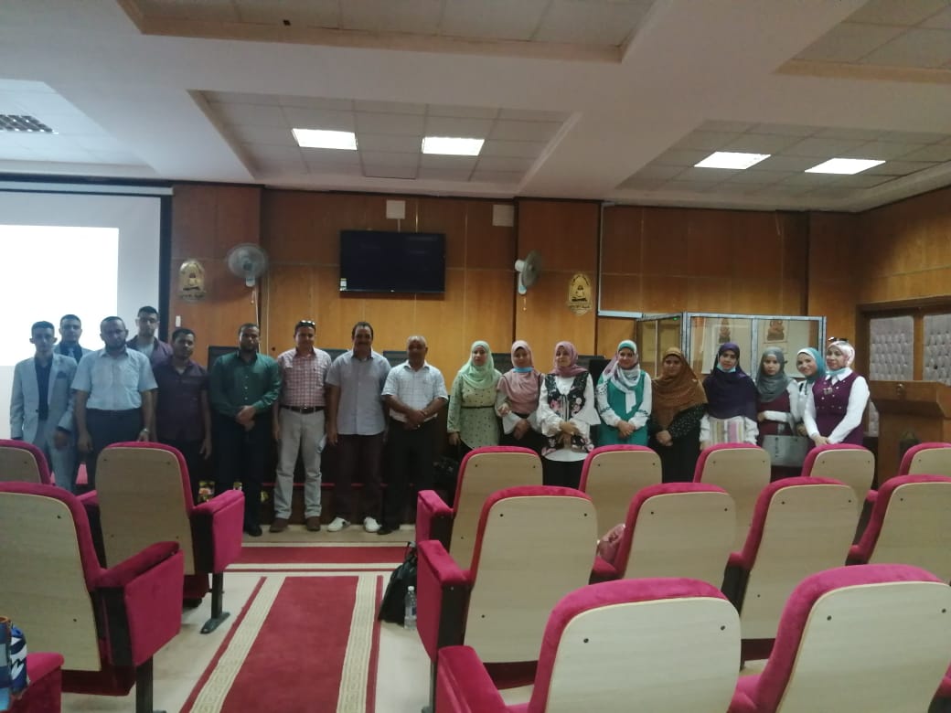 انعقاد اولي جلسات ورش العمل بوحدة ضمان الجودة بكلية الاداب