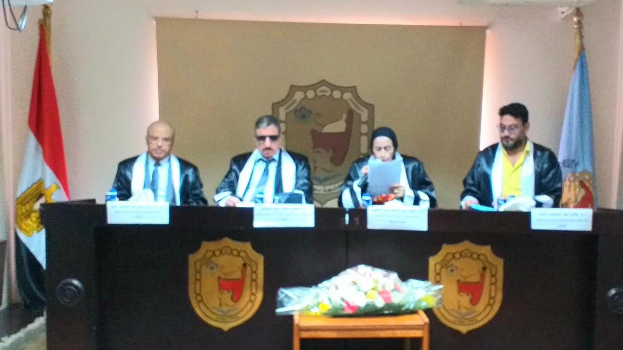 قسم الفلسفة يناقش رسالة دكتوراة في ” علم الجمال الأدبي عند بيتر لامارك ” باستراحة جامعة سوهاج