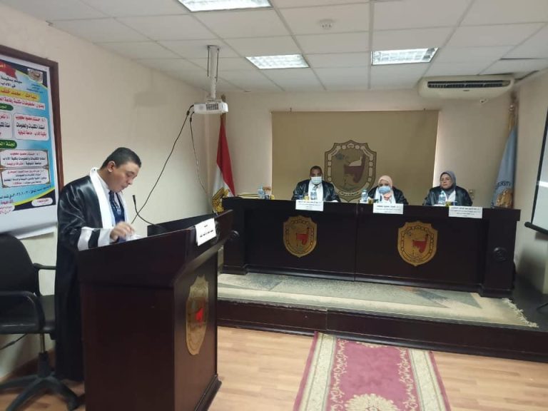 حصول باحثين بآداب مكتبات سوهاج على درجة الماجستير بتقدير ممتاز مع التوصية بالطبع والتداول بين الجامعات