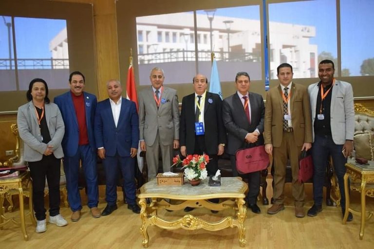 مشاركة  اساتذة اداب بمناقشة ٨ ورقات بحثية بالمؤتمر الثاني لضمان الجودة بجامعة سوهاج