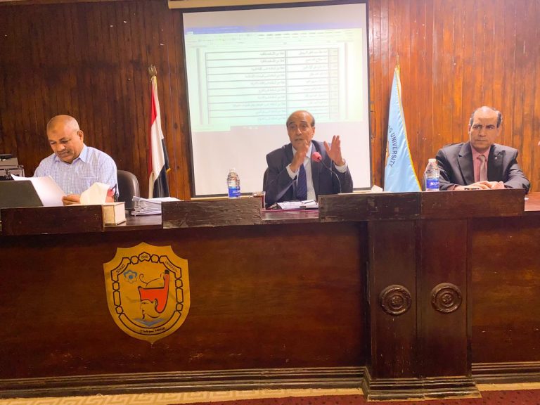 «مجلس آداب سوهاج» يعقد اجتماعه الشهري لمناقشة الاستعدادات لامتحانات الفصل الدراسي الثاني واعلان آخر موعد لسداد المصروفات الدراسية