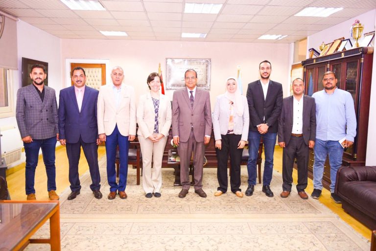 جامعة سوهاج وهيئة “الأميديست” يبحثان توقيع اتفاقية لإنشاء مركز لذوي الاحتياجات الخاصة