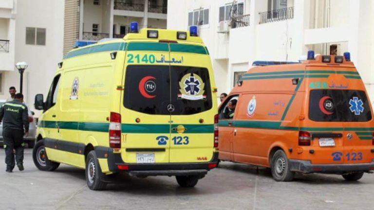 للوقوف على حالتهم الصحية : رئيس الجامعة والنواب والعمداء يتفقدون المصابين بحادثة التصادم  أثناء عودتهم من الكوامل.