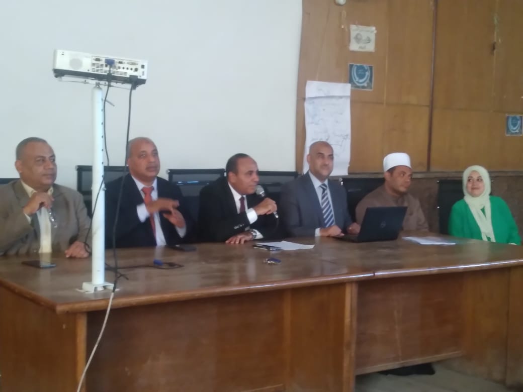 ندوة «آثار الزيادة السكانية» بآداب سوهاج تطرح رؤية متكاملة لتحقيق التوازن بين الموارد والاحتياجات